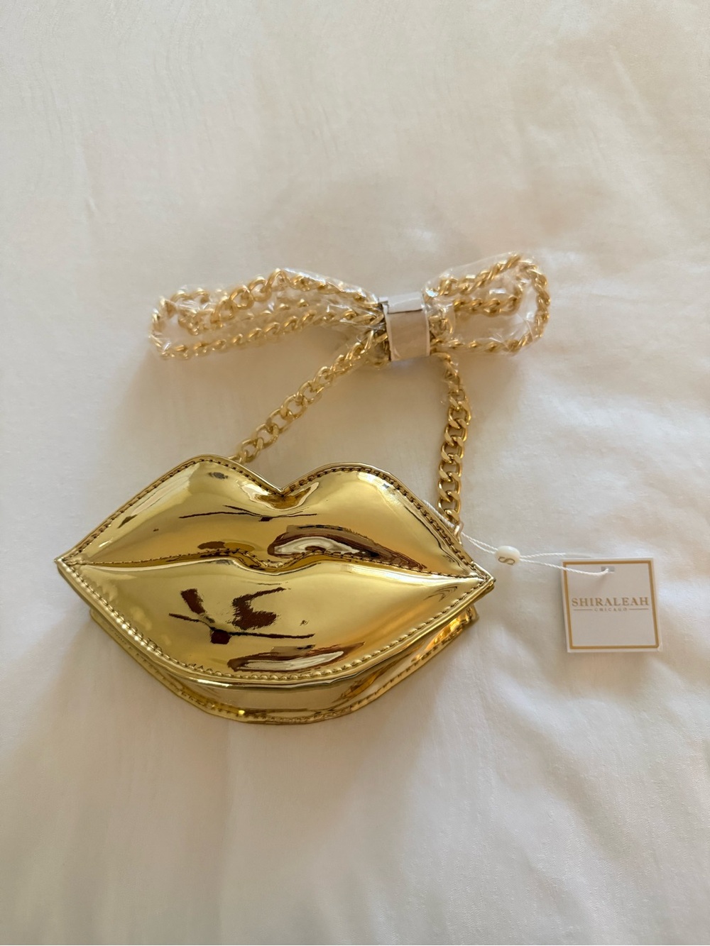 Shiraleah Gold Lip-Shaped Mini Crossbody Bag